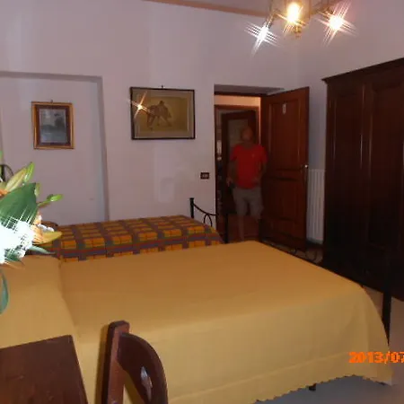 Bed & Breakfast Regillo Village *